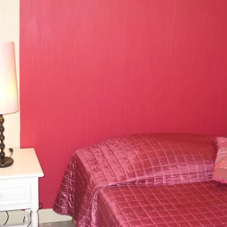 Riviera Hotel 2*