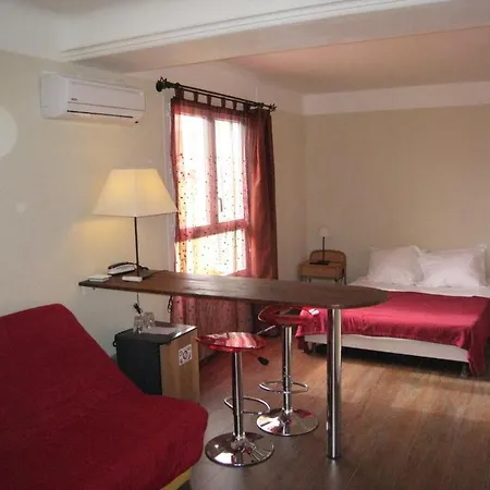 Riviera Hotel