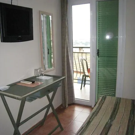 Riviera Hotel 2*